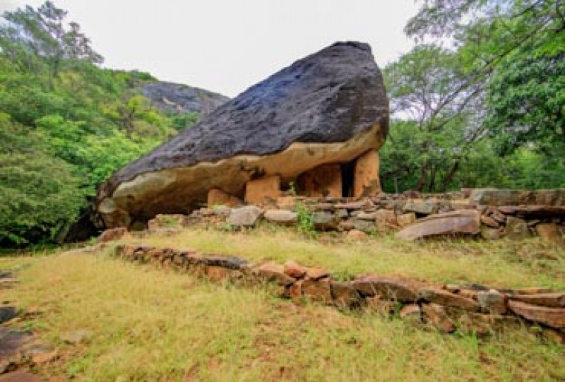 Namal Pokuna Temple Ruins | Gateway to East